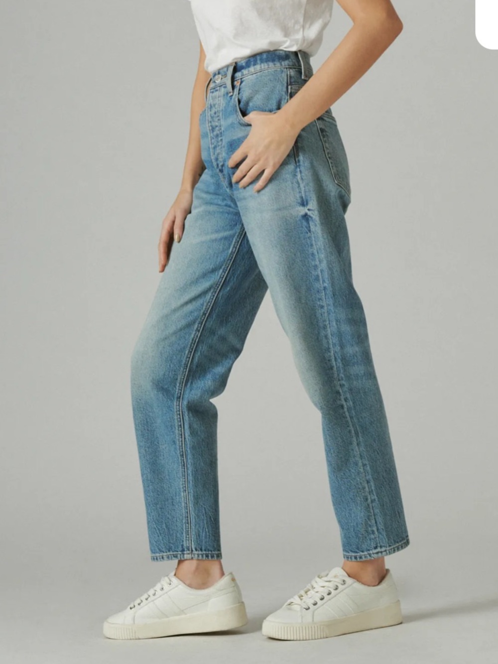 Classic 80s Revival High Rise Tapered Peg Leg Mom Jeans Light Wash Button Fly